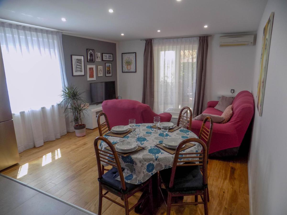Oriella Apartmans And Room Novigrad Istria Dış mekan fotoğraf