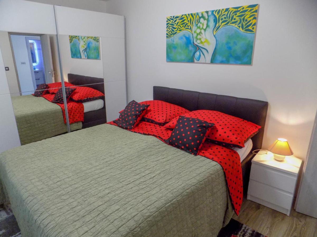 Oriella Apartmans And Room Novigrad Istria Dış mekan fotoğraf