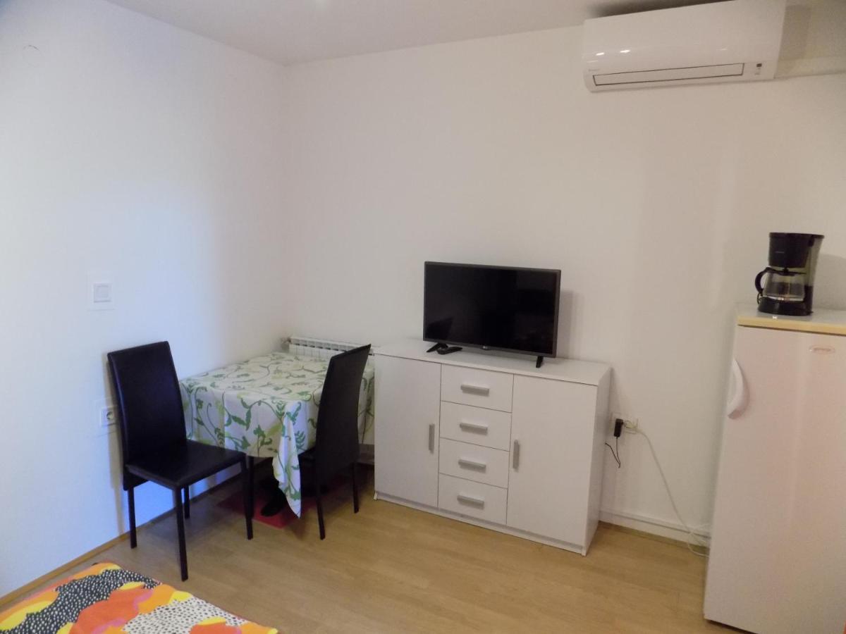 Oriella Apartmans And Room Novigrad Istria Dış mekan fotoğraf